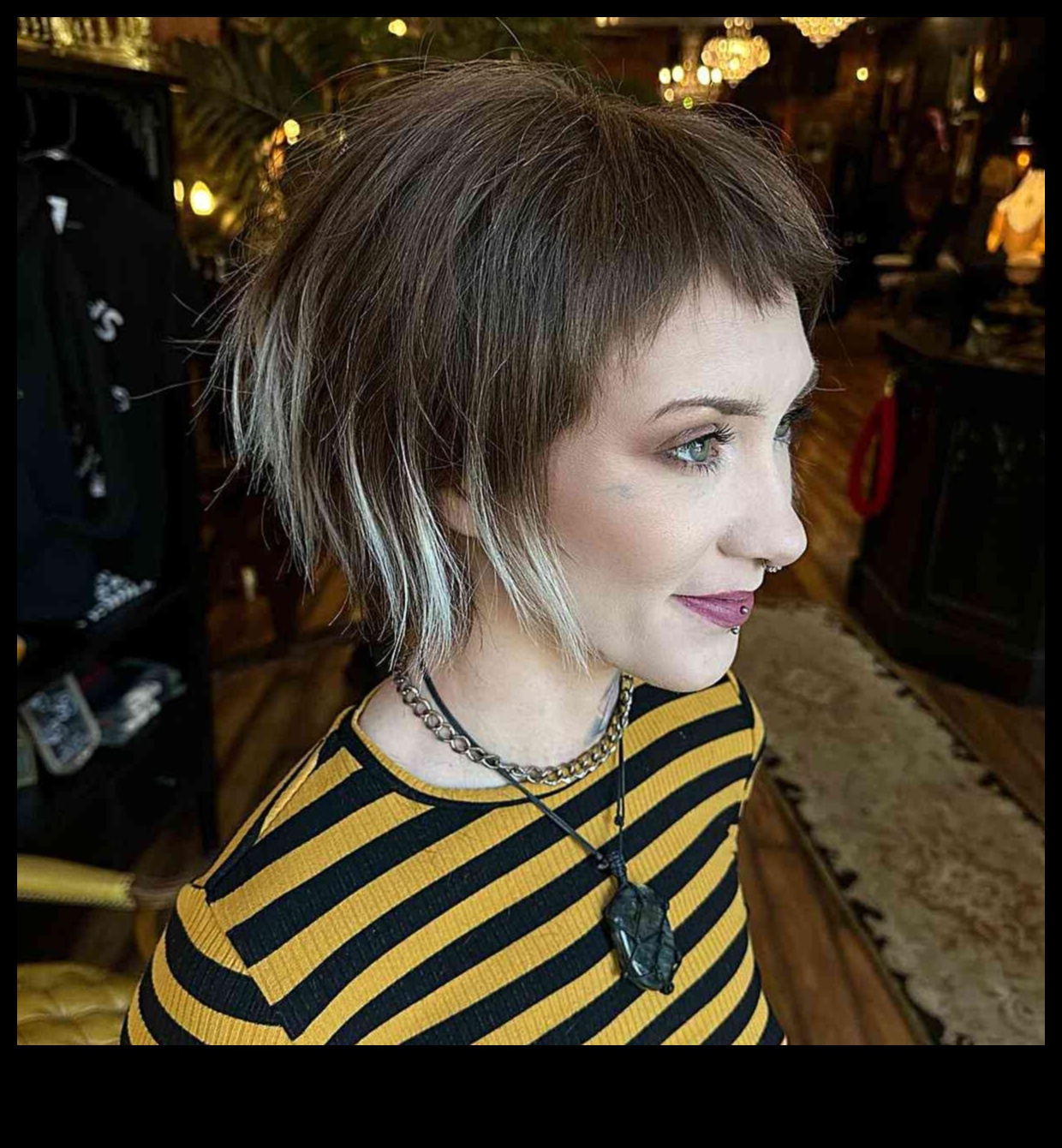 Razor Chic Turpinājums: modernas īsas frizūras drosmīgam izskatam